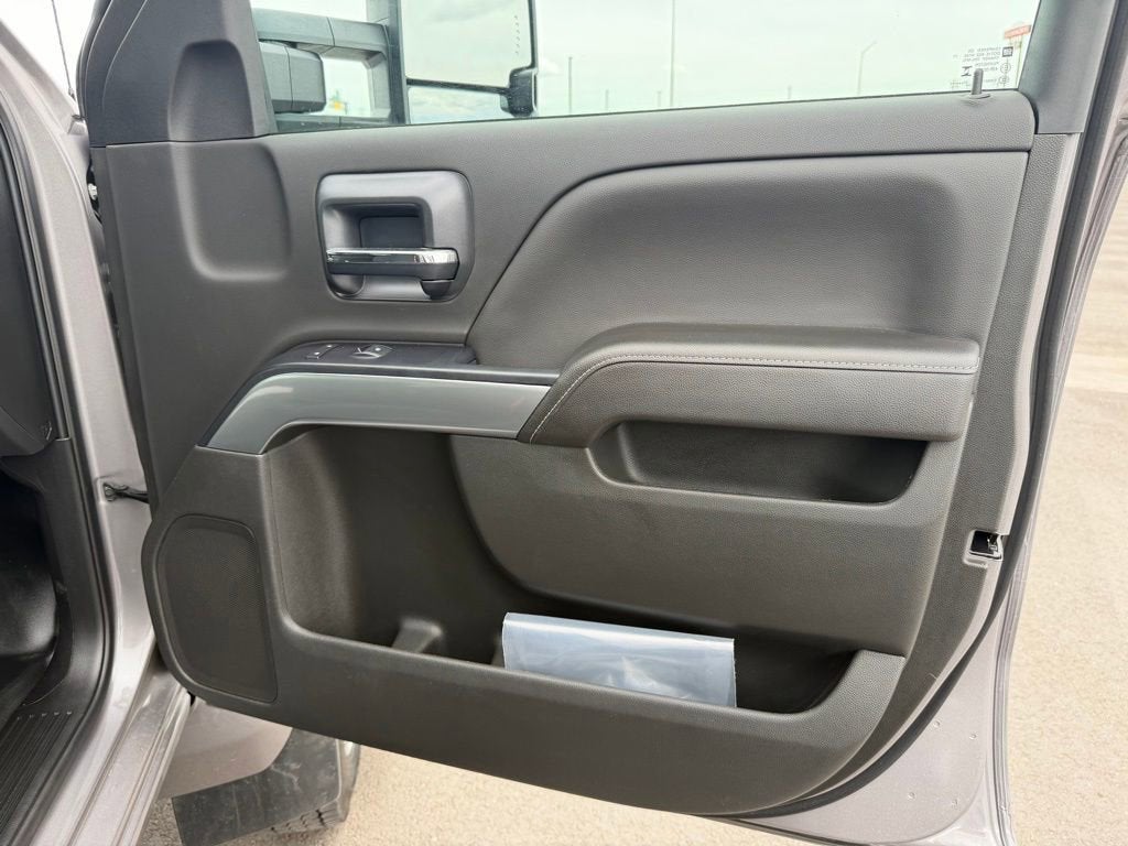 2026 Chevrolet Silverado 5500 HD LT
