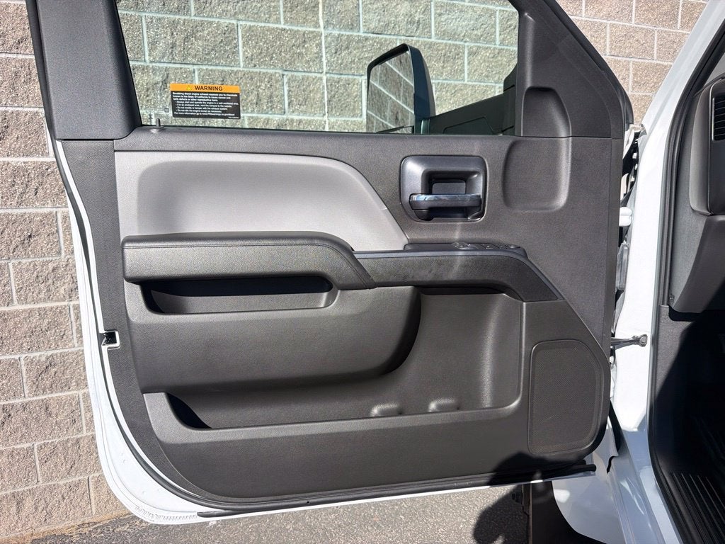 2026 Chevrolet Silverado 5500 HD WT