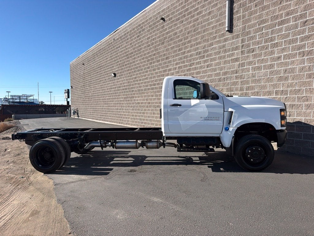 2026 Chevrolet Silverado 5500 HD WT