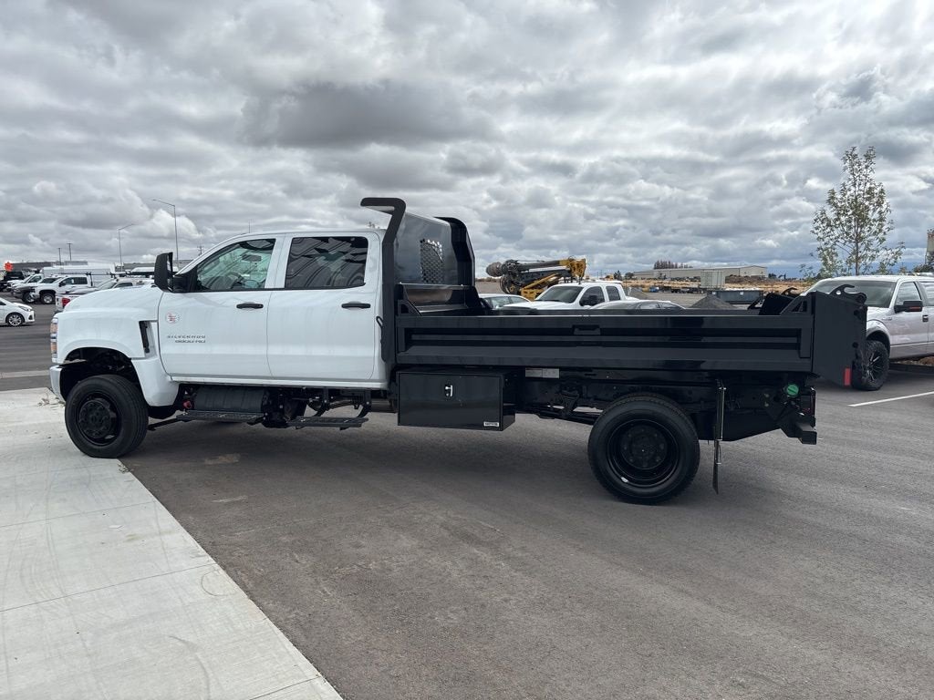 2024 Chevrolet Silverado 5500 HD Work Truck
