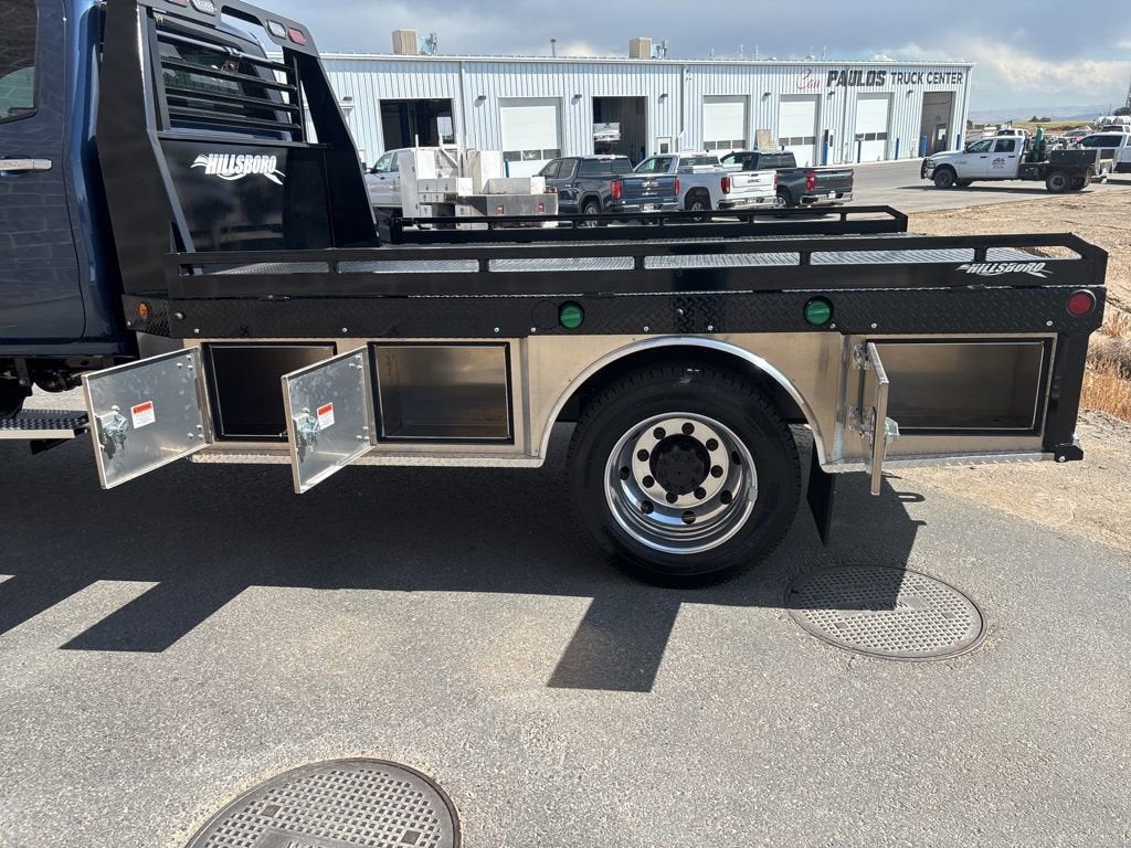 2025 Chevrolet Silverado 5500 HD LT