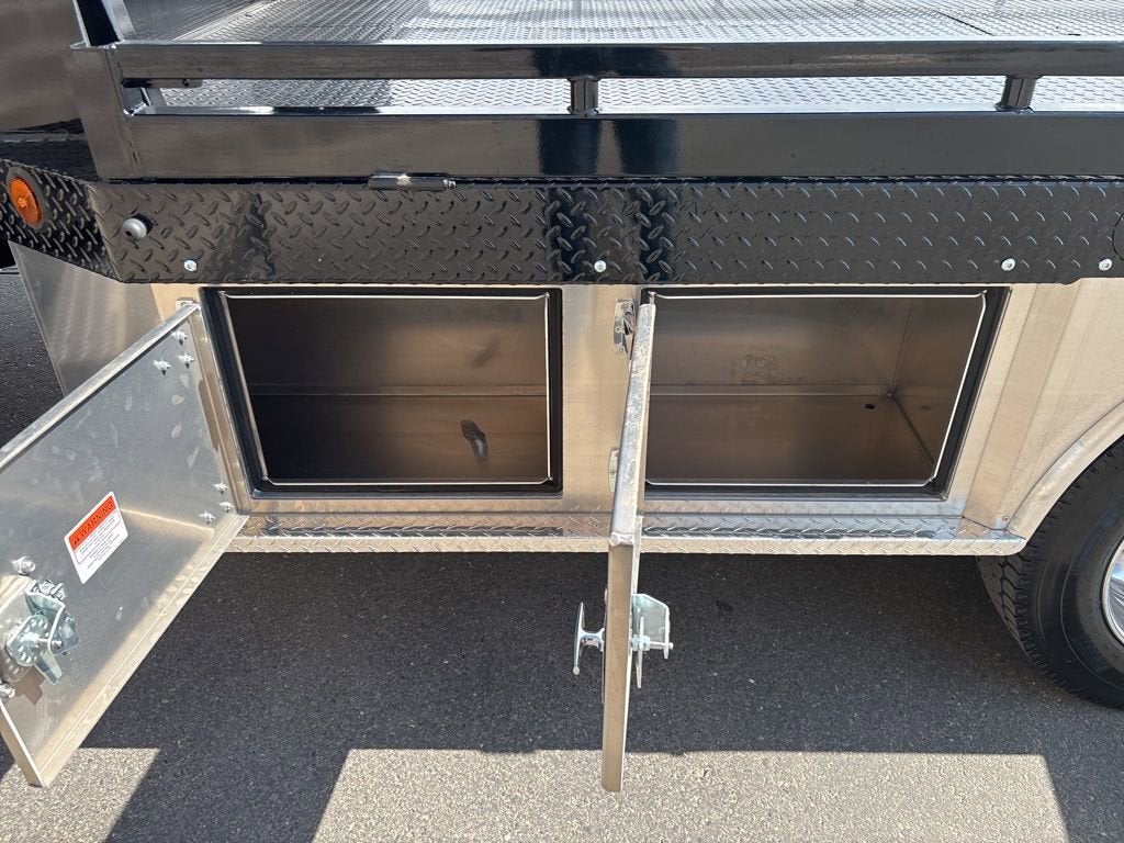 2025 Chevrolet Silverado 5500 HD LT