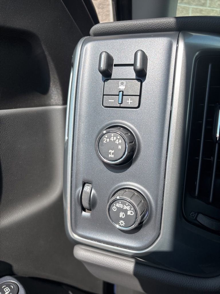 2025 Chevrolet Silverado 5500 HD LT