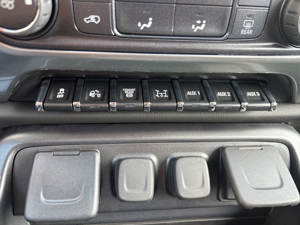 2025 Chevrolet Silverado 5500 HD LT