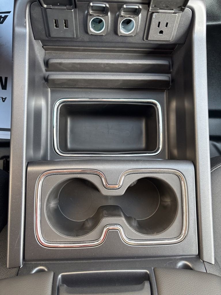 2025 Chevrolet Silverado 5500 HD LT