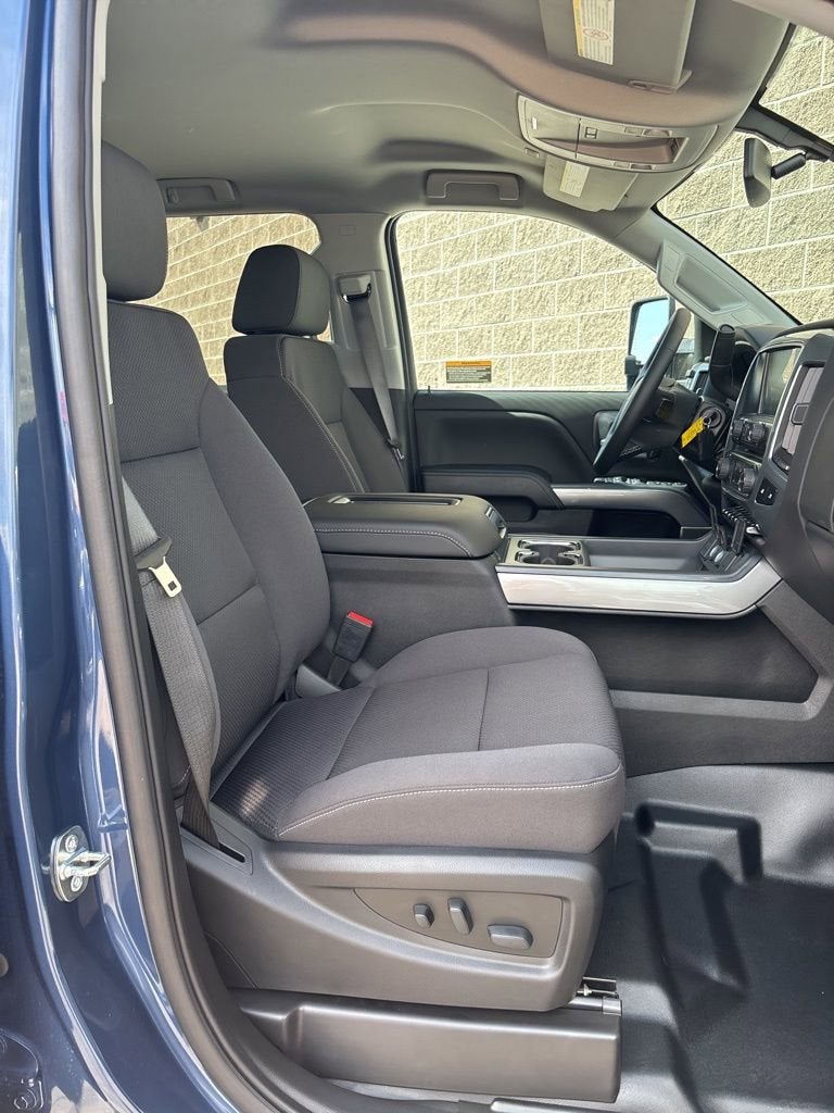 2025 Chevrolet Silverado 5500 HD LT