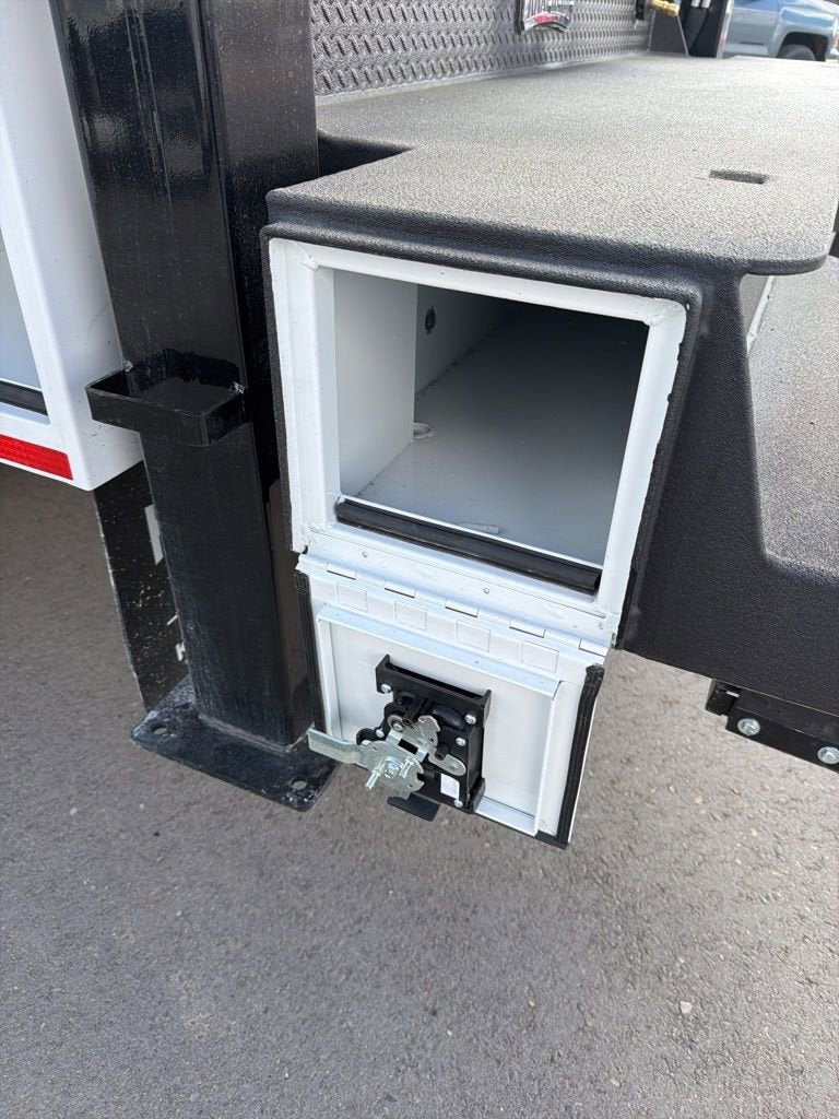 2025 Chevrolet Silverado 6500 HD Work Truck