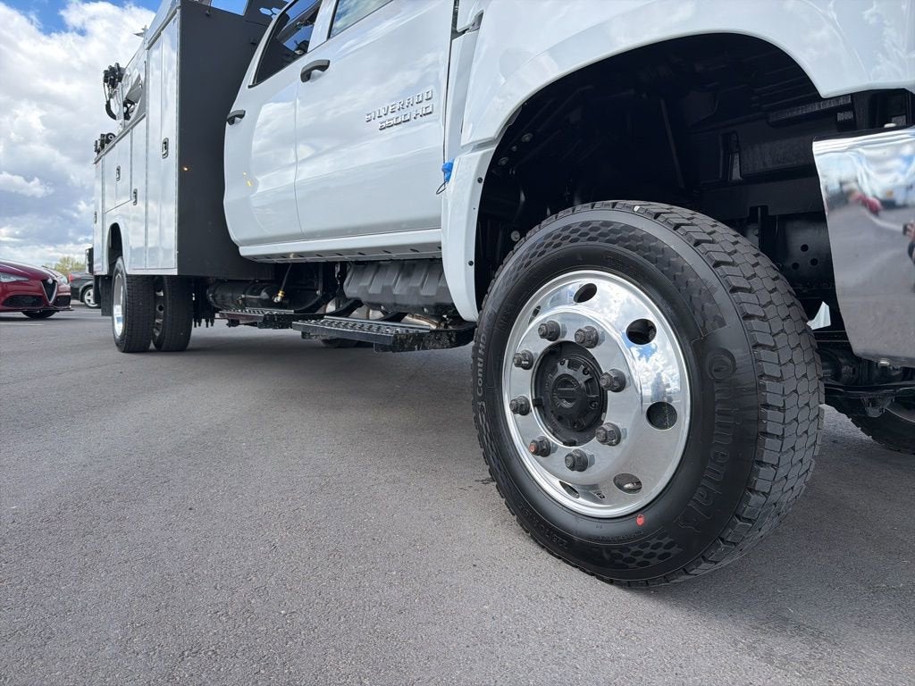 2025 Chevrolet Silverado 6500 HD Work Truck