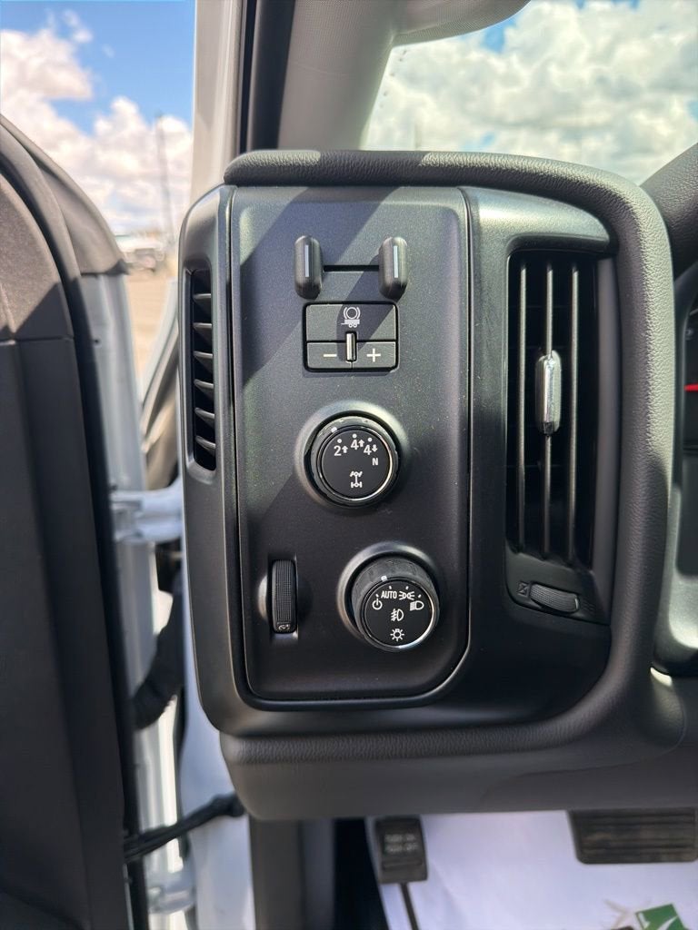 2025 Chevrolet Silverado 6500 HD Work Truck