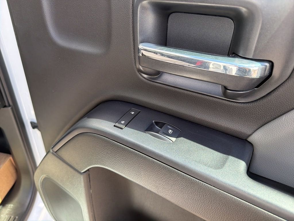 2025 Chevrolet Silverado 6500 HD Work Truck