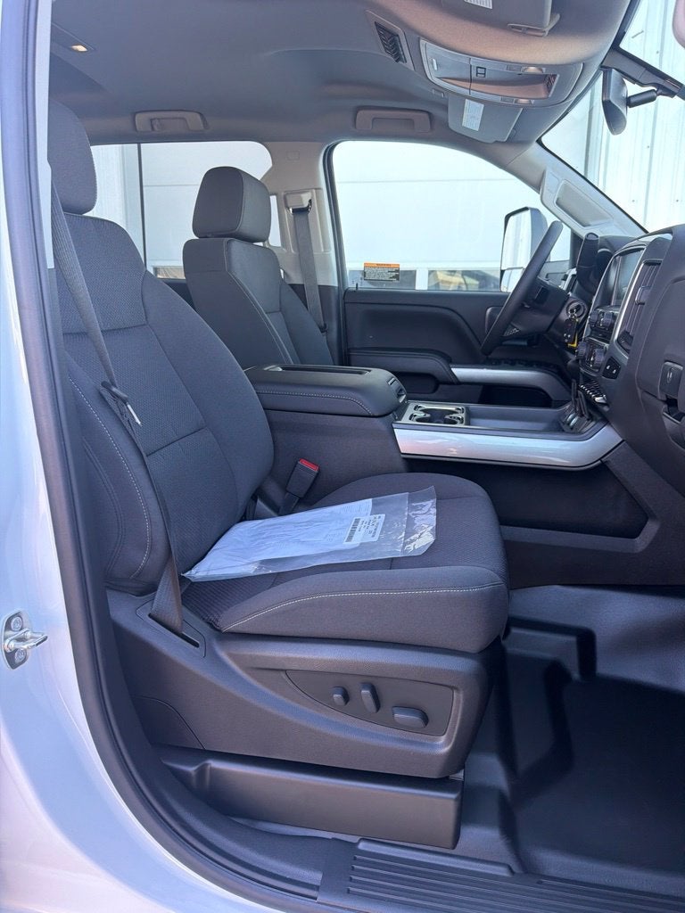 2026 Chevrolet Silverado 6500 HD LT