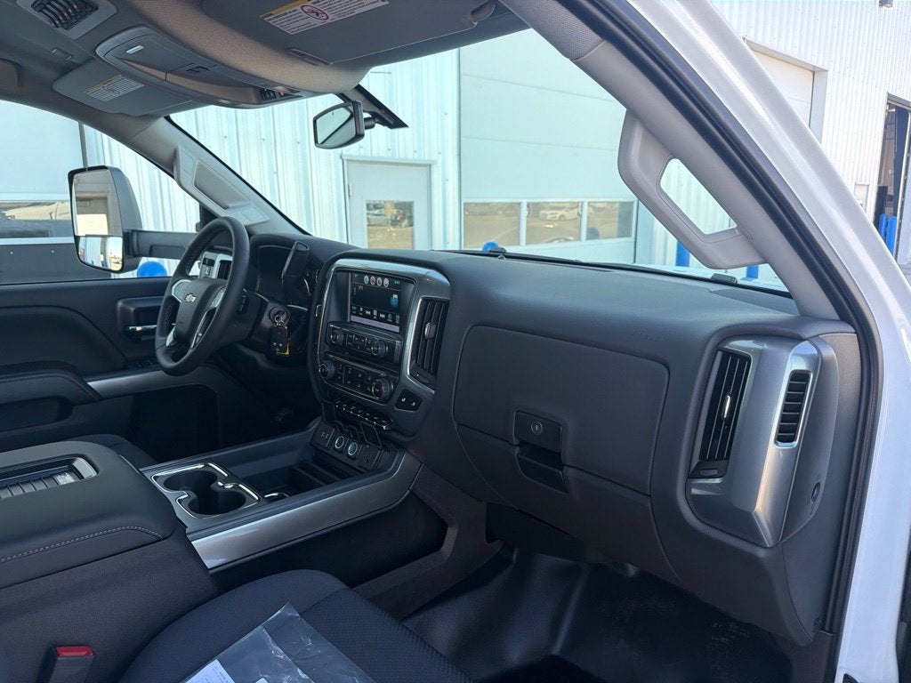 2026 Chevrolet Silverado 6500 HD LT