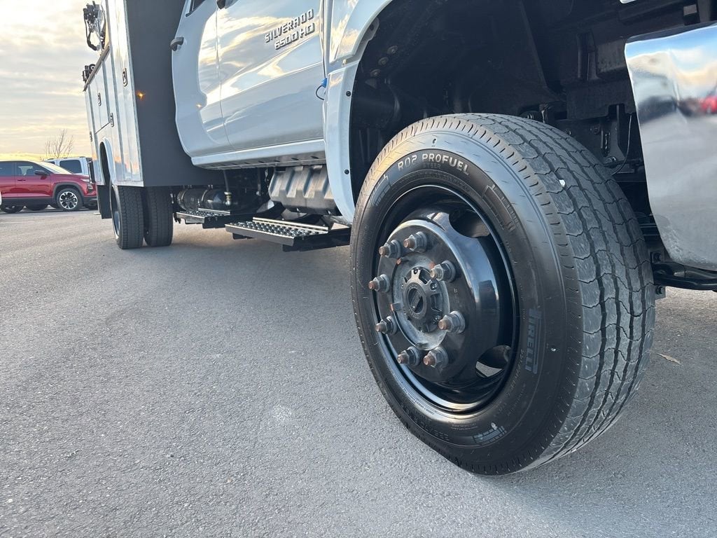 2024 Chevrolet Silverado 6500 HD Work Truck