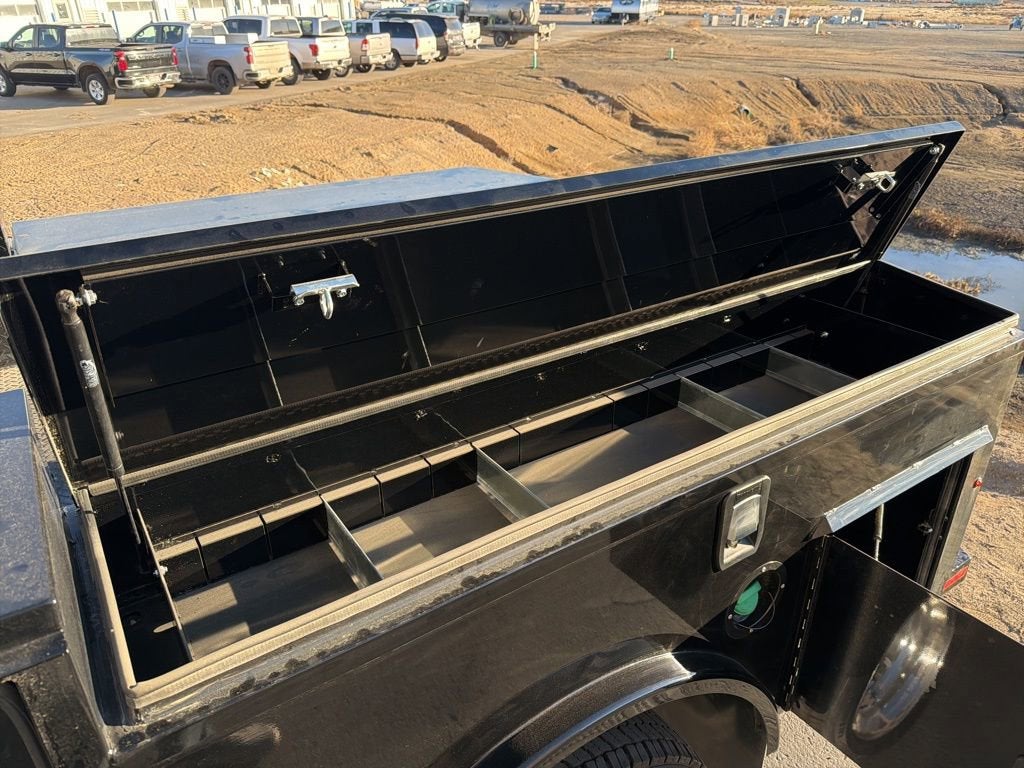 2025 Chevrolet Silverado 6500 HD Work Truck