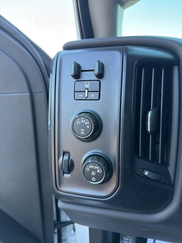 2025 Chevrolet Silverado 6500 HD Work Truck