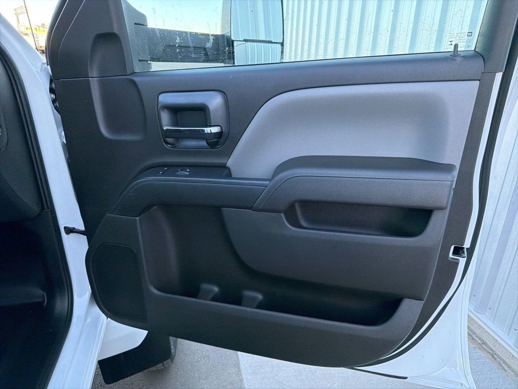 2025 Chevrolet Silverado 6500 HD Work Truck