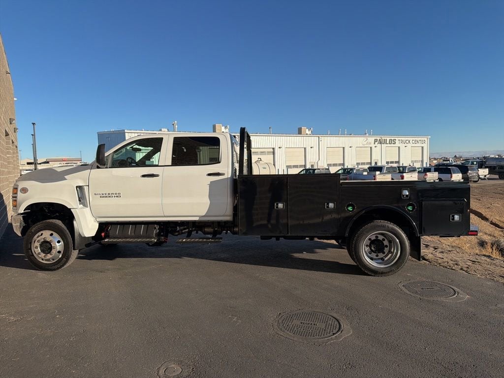 2025 Chevrolet Silverado 6500 HD Work Truck