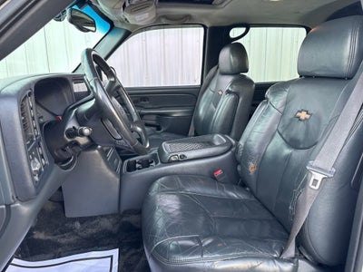 2002 Chevrolet Avalanche BASE