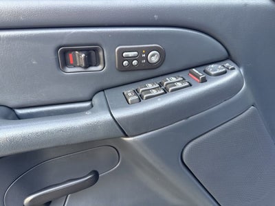 2002 Chevrolet Avalanche BASE