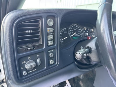 2002 Chevrolet Avalanche BASE