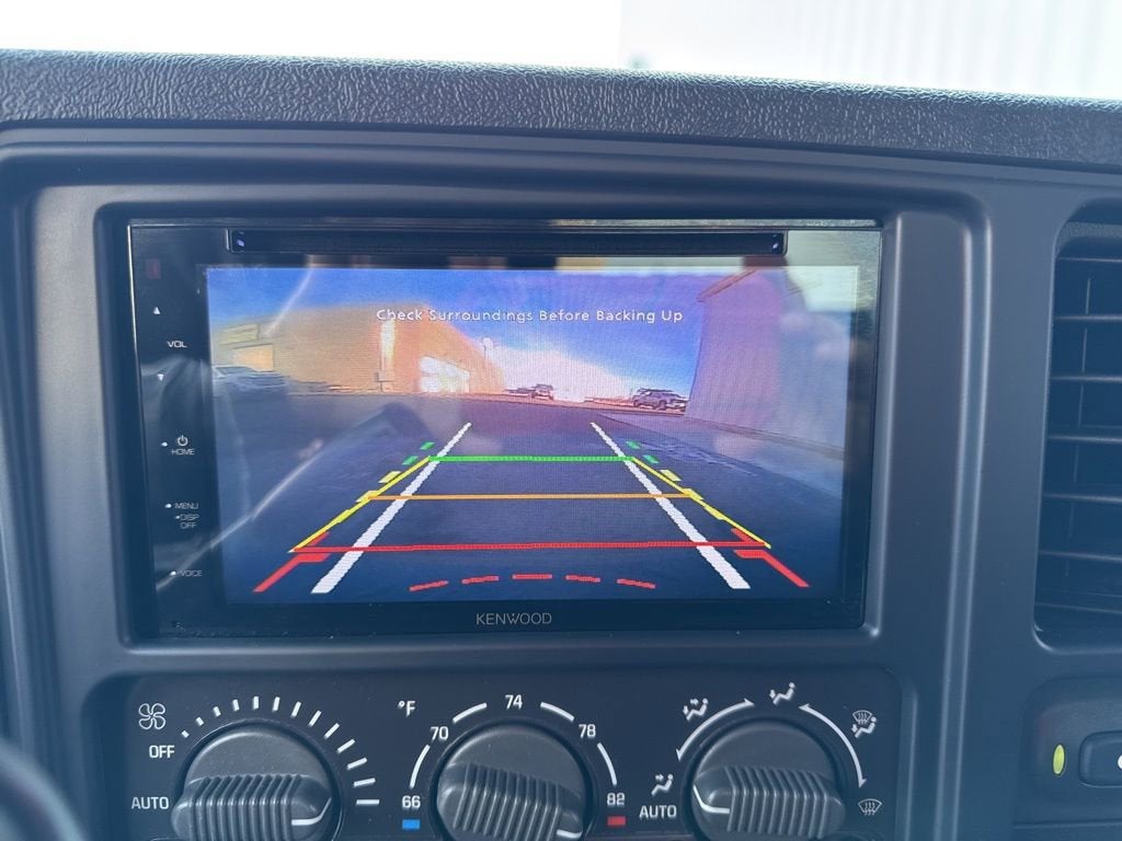 2002 Chevrolet Avalanche BASE