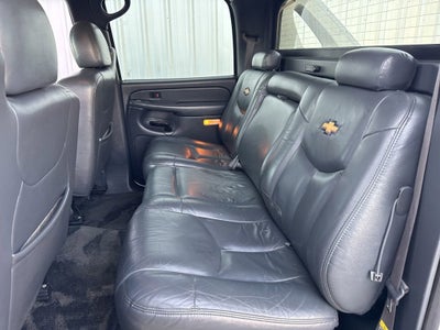 2002 Chevrolet Avalanche BASE