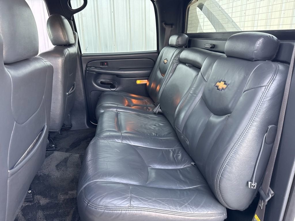 2002 Chevrolet Avalanche BASE