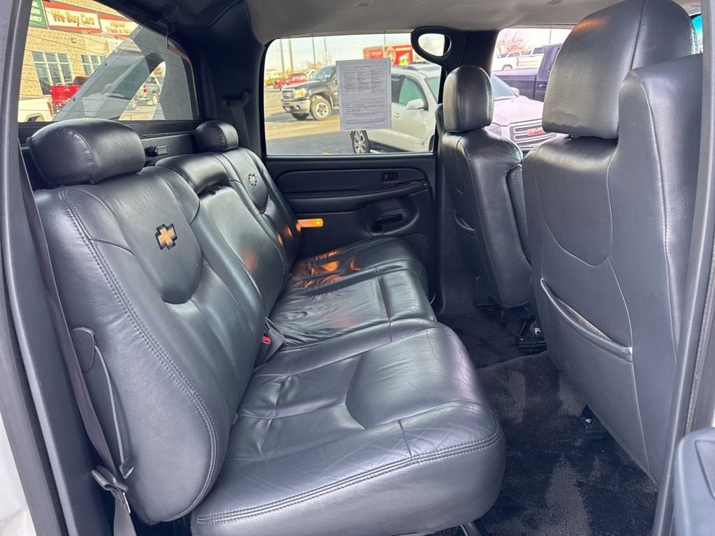 2002 Chevrolet Avalanche BASE