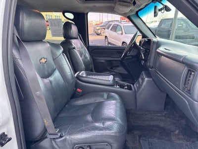 2002 Chevrolet Avalanche BASE