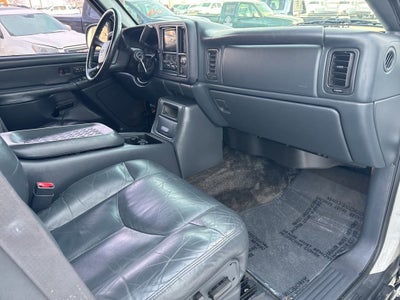 2002 Chevrolet Avalanche BASE