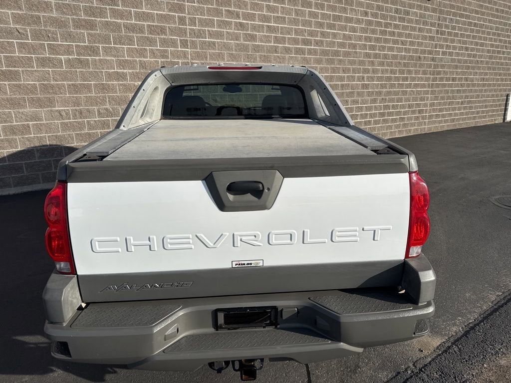 2002 Chevrolet Avalanche BASE