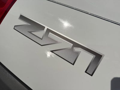 2002 Chevrolet Avalanche BASE