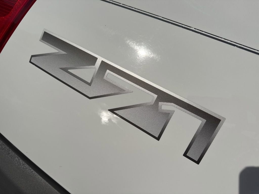 2002 Chevrolet Avalanche BASE