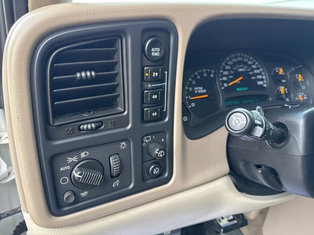 2004 Chevrolet Suburban LT