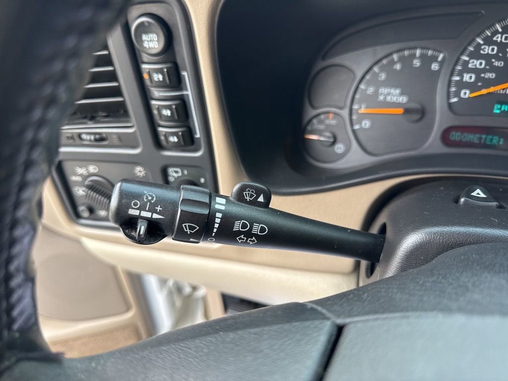 2004 Chevrolet Suburban LT