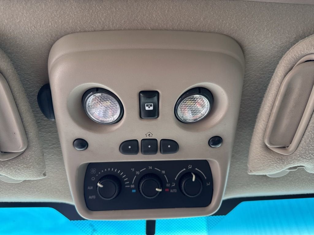 2004 Chevrolet Suburban LT