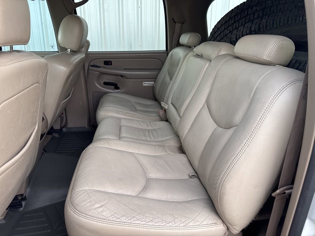 2004 Chevrolet Suburban LT