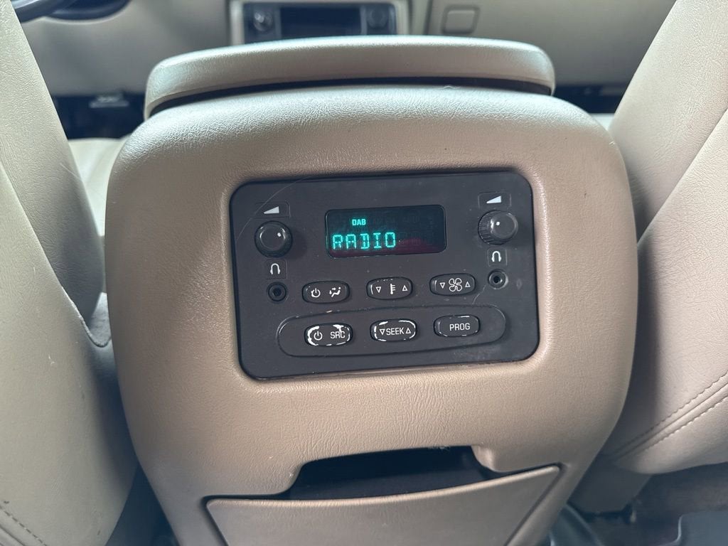 2004 Chevrolet Suburban LT