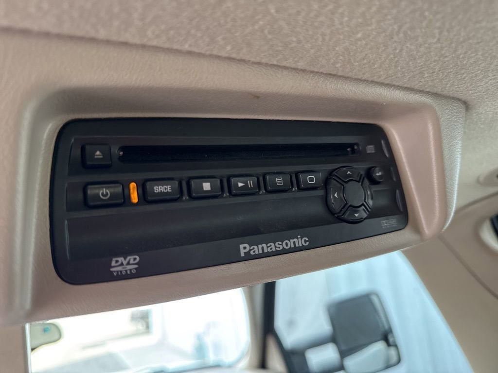 2004 Chevrolet Suburban LT