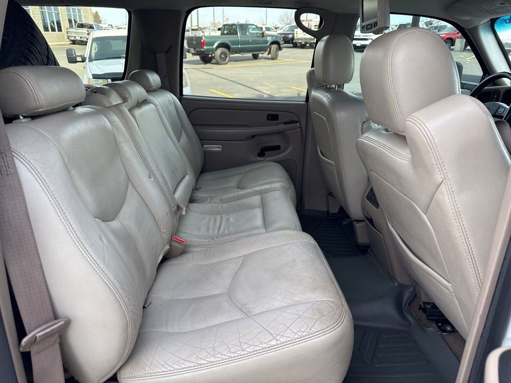 2004 Chevrolet Suburban LT