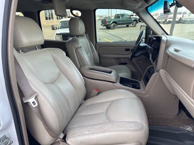 2004 Chevrolet Suburban LT