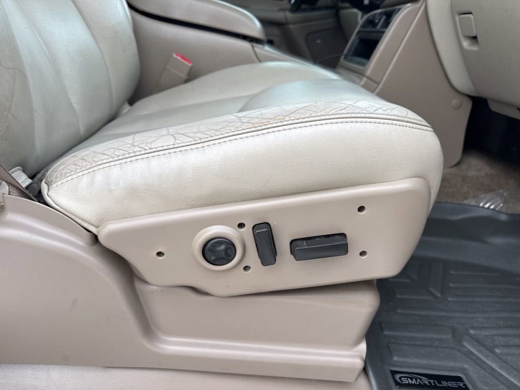 2004 Chevrolet Suburban LT