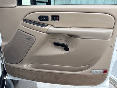 2004 Chevrolet Suburban LT