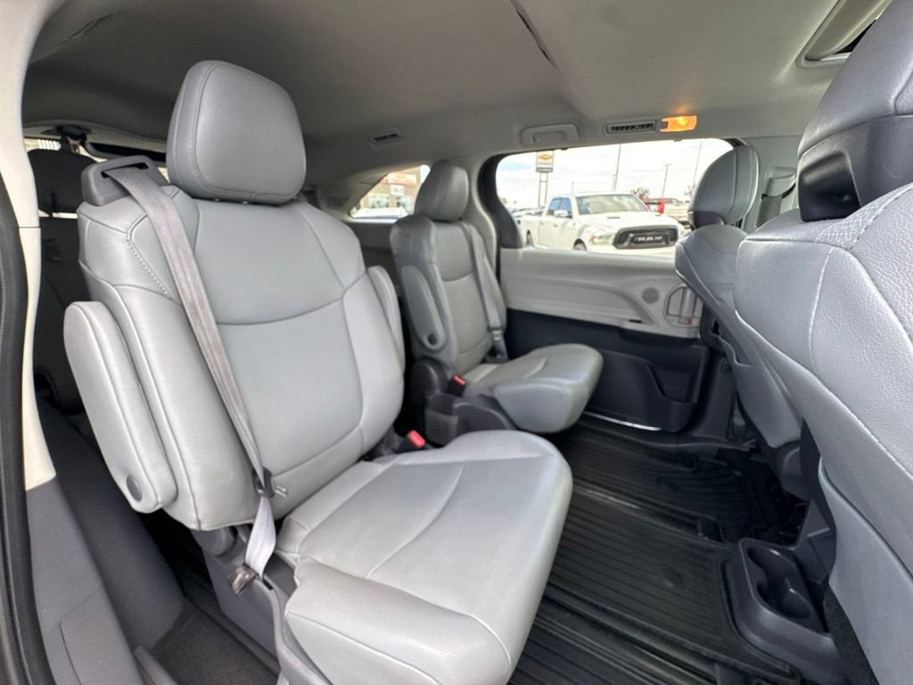 2021 Toyota Sienna XLE