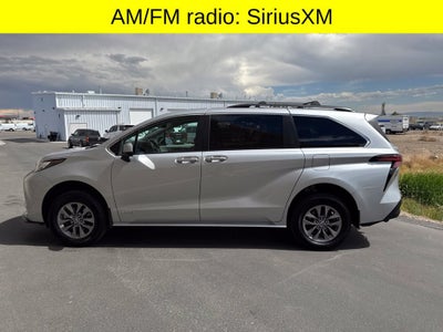 2021 Toyota Sienna XLE