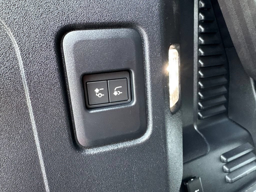 2021 Land Rover Defender X-Dynamic S